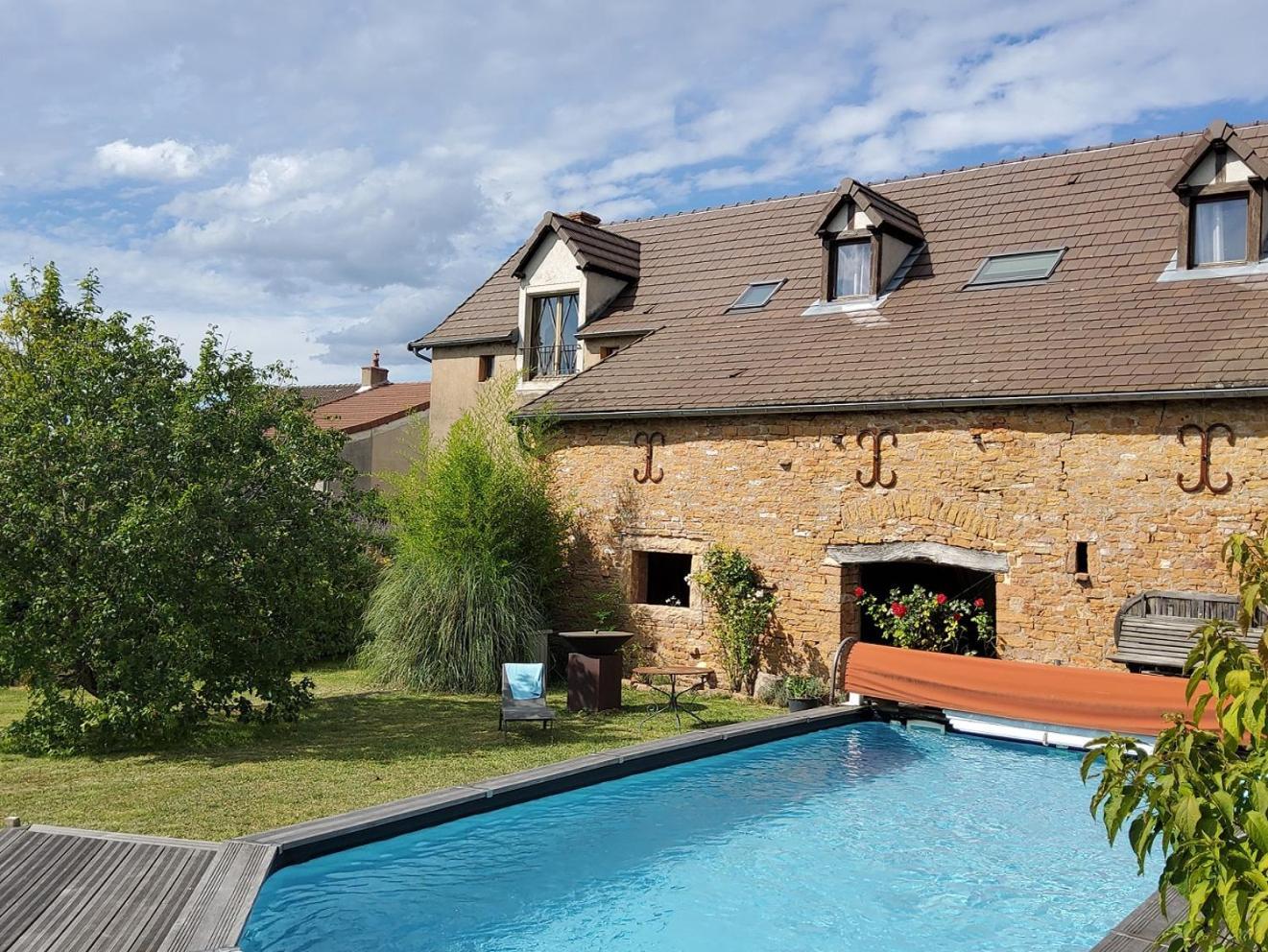 Bed and Breakfast La Parenthese A Etrigny Exterior foto